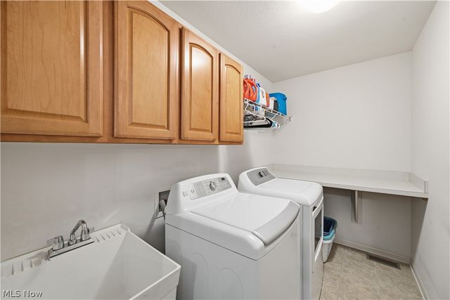 9260 Aaron Lane, Olmsted Twp, OH 44138