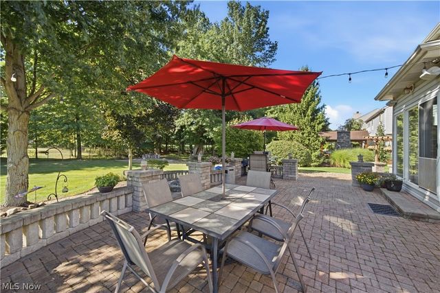 9260 Aaron Lane, Olmsted Twp, OH 44138