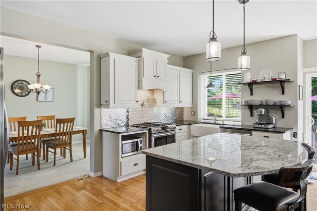 9260 Aaron Lane, Olmsted Twp, OH 44138
