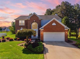 9260 Aaron Lane, Olmsted Twp, OH 44138