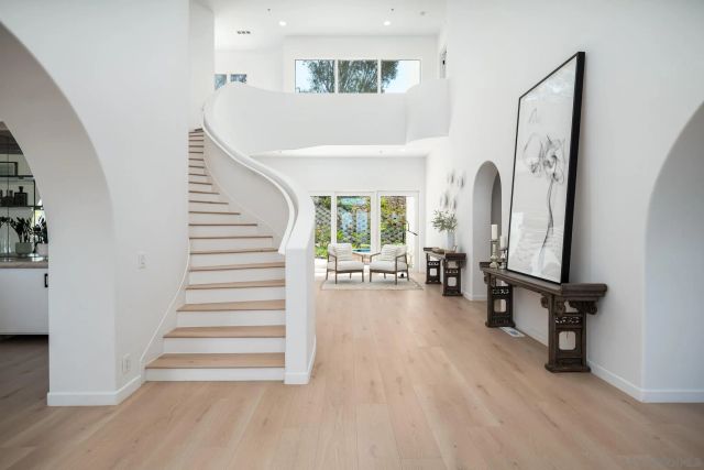 7402 Cadencia St, Carlsbad, CA 92009