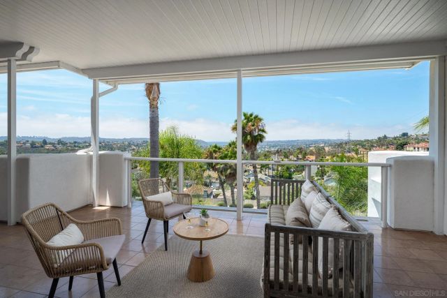 7402 Cadencia St, Carlsbad, CA 92009