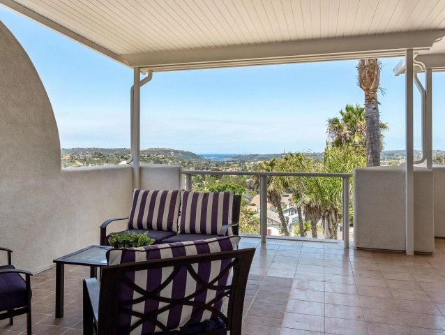 7402 Cadencia St, Carlsbad, CA 92009