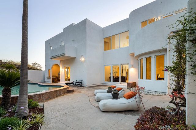 7402 Cadencia St, Carlsbad, CA 92009