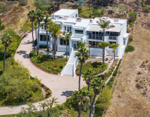 7402 Cadencia St, Carlsbad, CA 92009