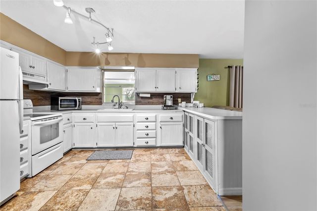 2005 BAYVIEW DRIVE, New Smyrna Beach, FL 32168