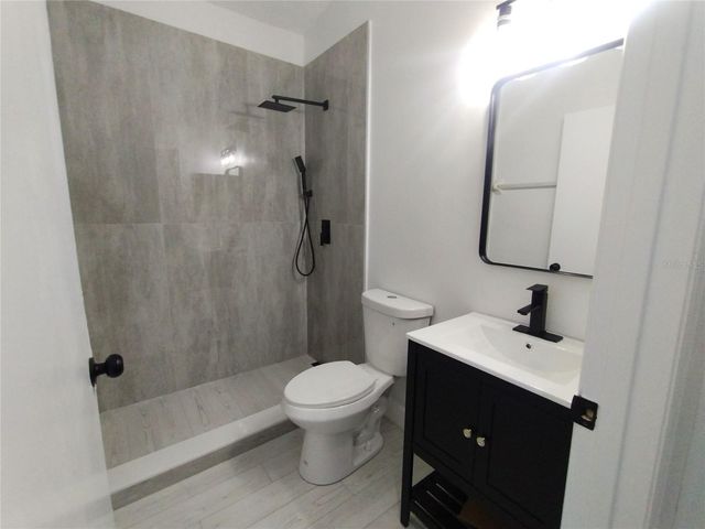 1716 CHATHAM CIRCLE, Apopka, FL 32703