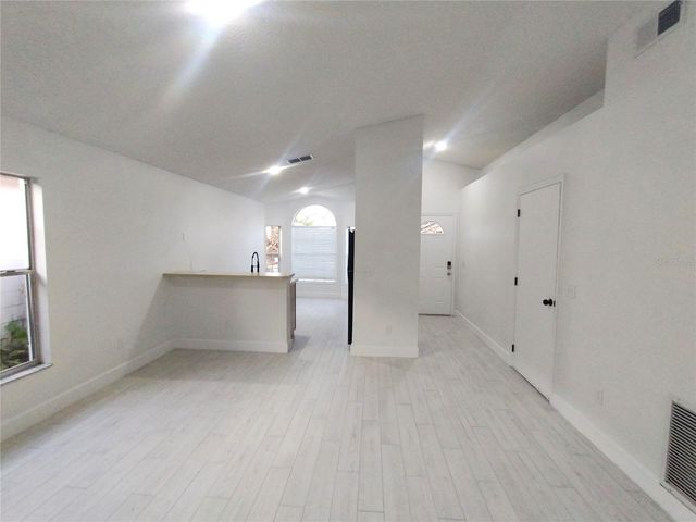 1716 CHATHAM CIRCLE, Apopka, FL 32703