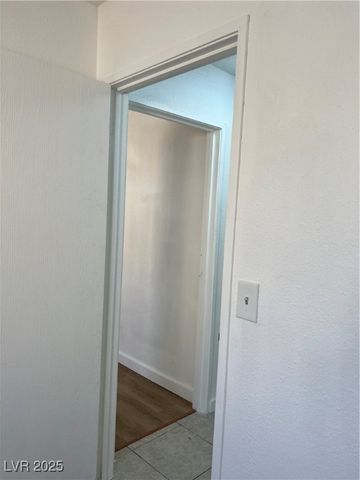 5116 Golden Lane A, Las Vegas, NV 89119