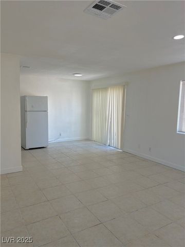 5116 Golden Lane A, Las Vegas, NV 89119