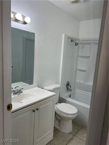 5116 Golden Lane A, Las Vegas, NV 89119