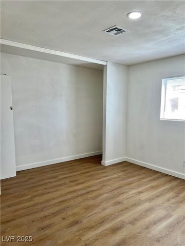 5116 Golden Lane A, Las Vegas, NV 89119