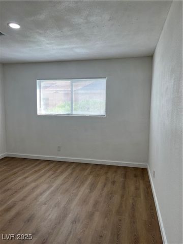 5116 Golden Lane A, Las Vegas, NV 89119