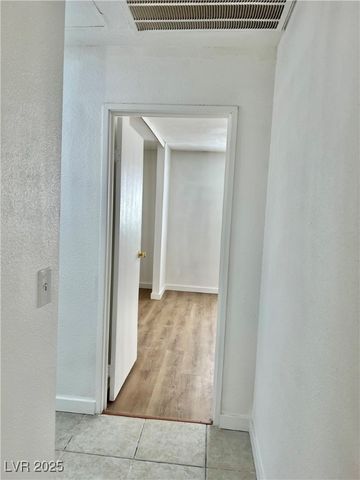 5116 Golden Lane A, Las Vegas, NV 89119