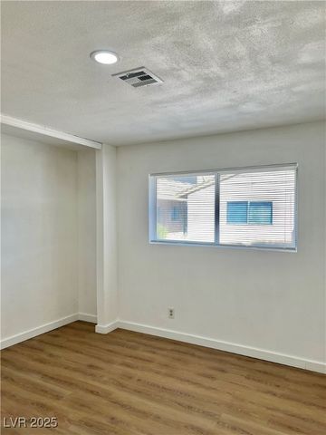 5116 Golden Lane A, Las Vegas, NV 89119