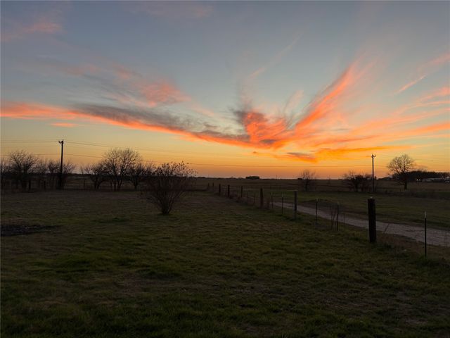 1912 Hcr 3106, Hillsboro, TX 76645