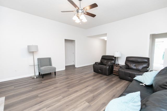 449 S Rocky Top St, Gallatin, TN 37066