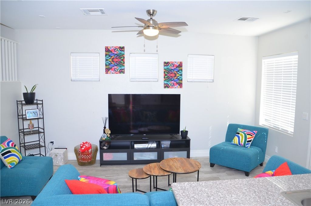 Image 11 of property listing at 8165 Maitai Avenue, Las Vegas, NV 89147