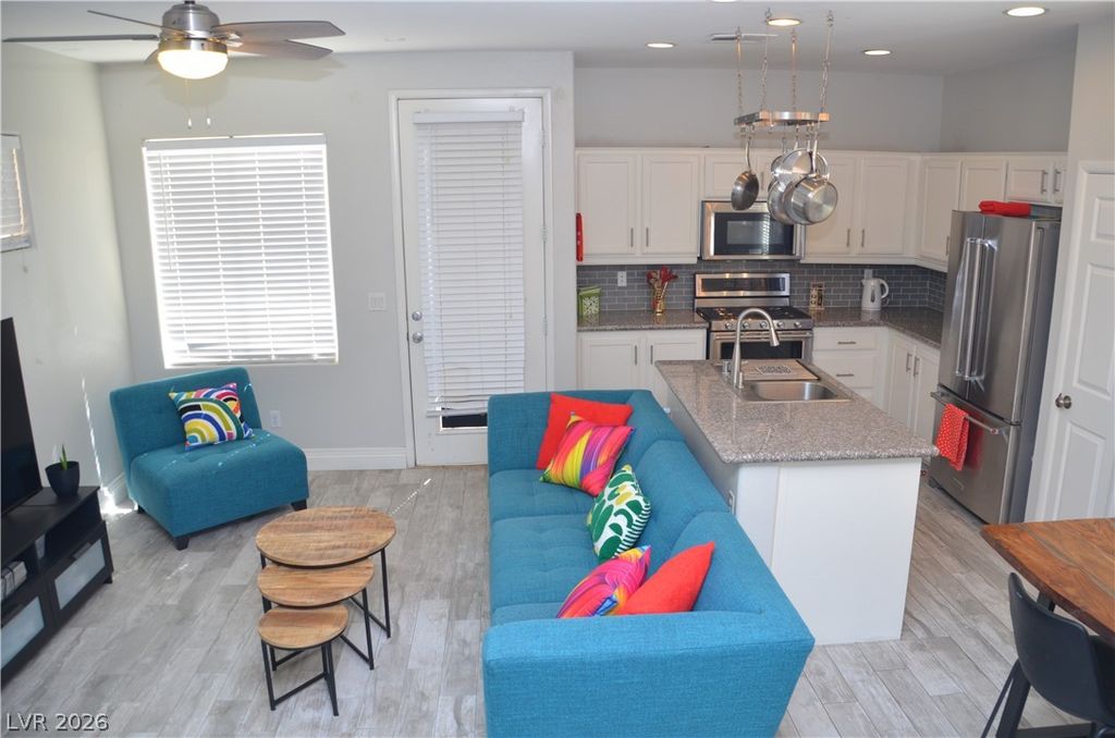 Image 7 of property listing at 8165 Maitai Avenue, Las Vegas, NV 89147