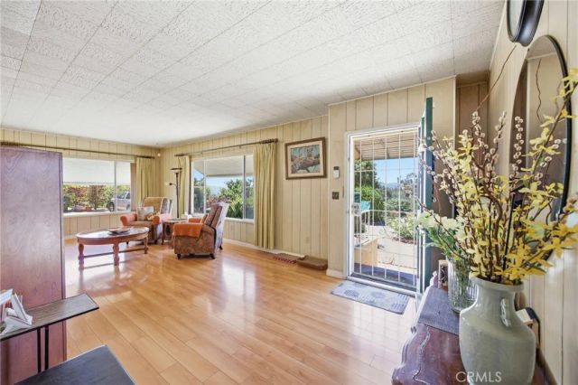 1276 Oasis, Escondido, CA 92026