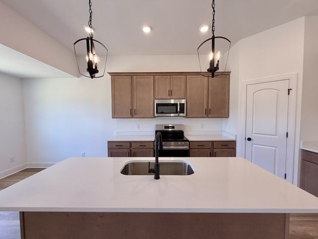 503 Mandalorian way, Dickson, TN 37055