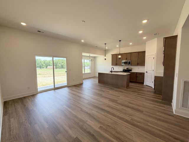 503 Mandalorian way, Dickson, TN 37055