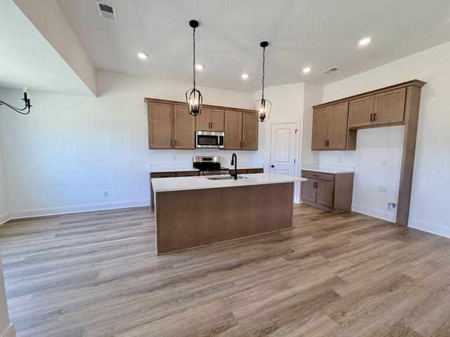 503 Mandalorian way, Dickson, TN 37055