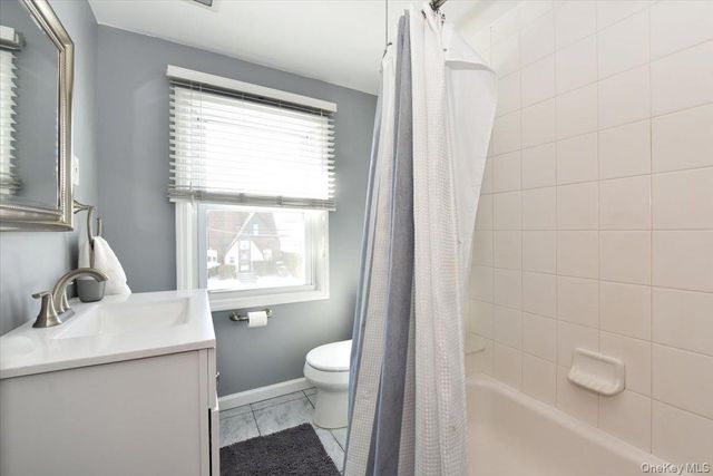 458 Pennsylvania Avenue, Williston Park, NY 11596