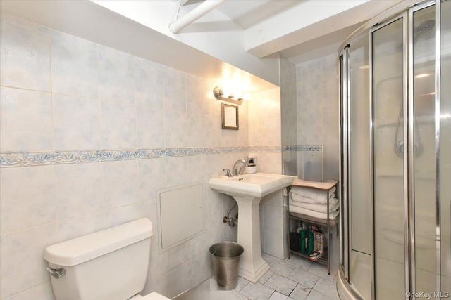 458 Pennsylvania Avenue, Williston Park, NY 11596