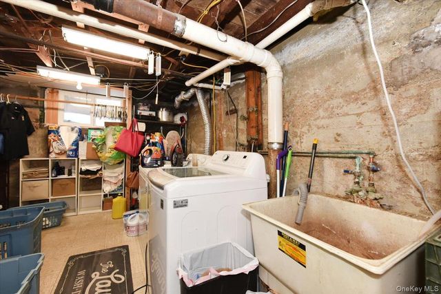 458 Pennsylvania Avenue, Williston Park, NY 11596