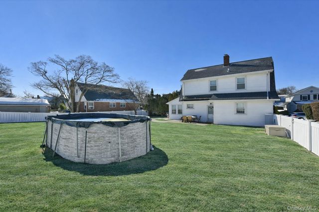 458 Pennsylvania Avenue, Williston Park, NY 11596