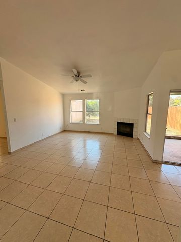 2447 N Michael Street, Visalia, CA 93291