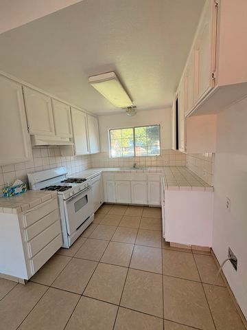 2447 N Michael Street, Visalia, CA 93291