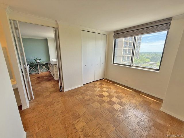 269-10 Grand Central Parkway 7X, Floral Park, NY 11005