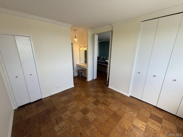 269-10 Grand Central Parkway 7X, Floral Park, NY 11005