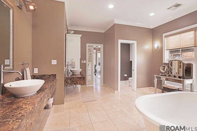 15112 Collegiate Ct, Baton Rouge, LA 70810