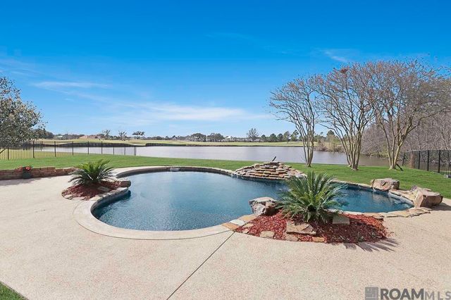 15112 Collegiate Ct, Baton Rouge, LA 70810