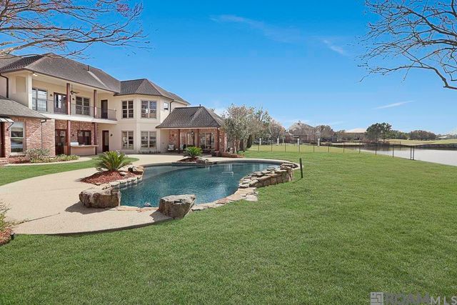 15112 Collegiate Ct, Baton Rouge, LA 70810