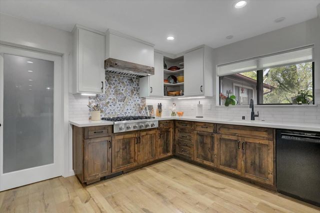 11228 Marten Ct, Penn Valley, CA 95946