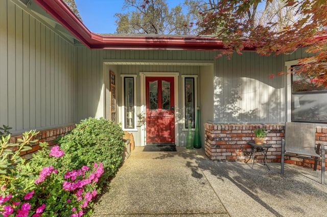 11228 Marten Ct, Penn Valley, CA 95946