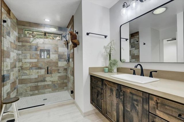 11228 Marten Ct, Penn Valley, CA 95946