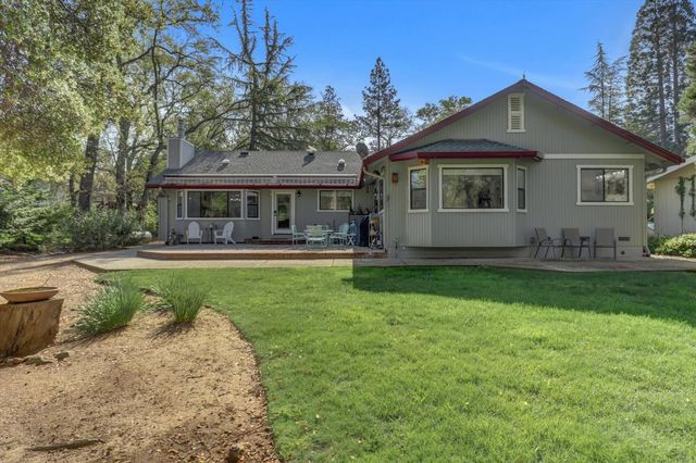 11228 Marten Ct, Penn Valley, CA 95946