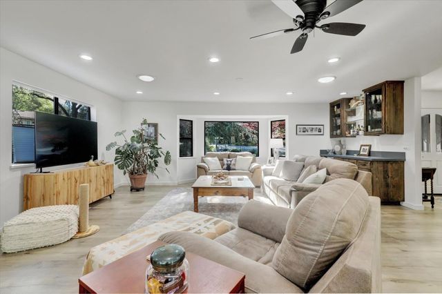 11228 Marten Ct, Penn Valley, CA 95946