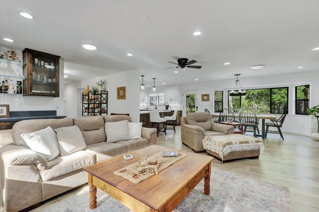 11228 Marten Ct, Penn Valley, CA 95946