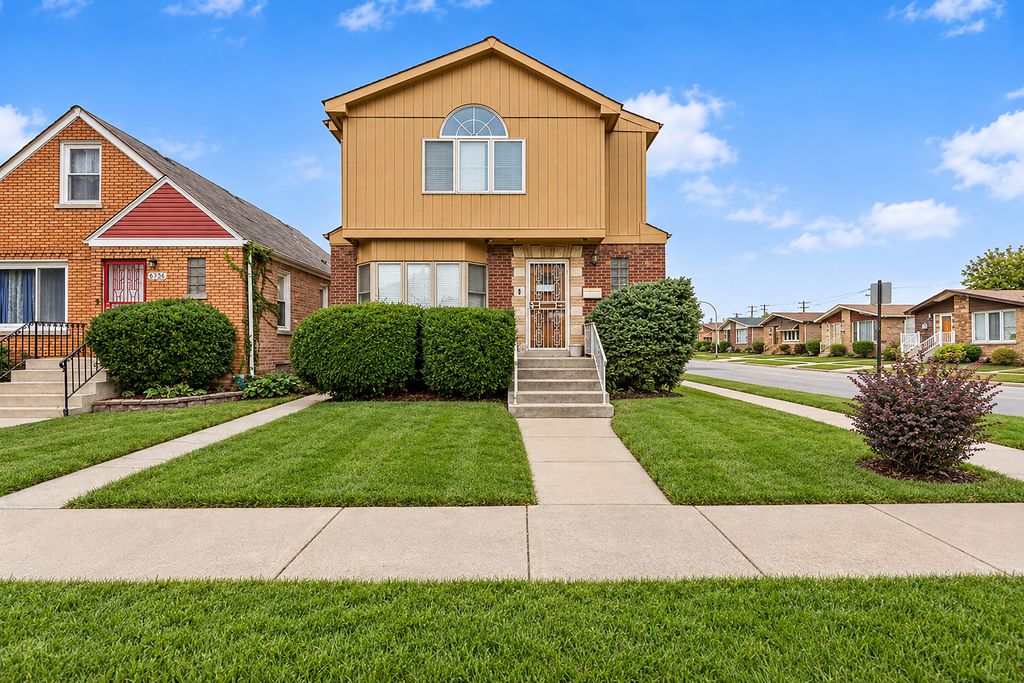 8732 S East End Avenue, Chicago, IL 60617 — exterior