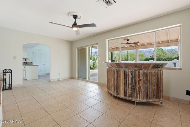 1291 S RED ROCK Court, Apache Junction, AZ 85119