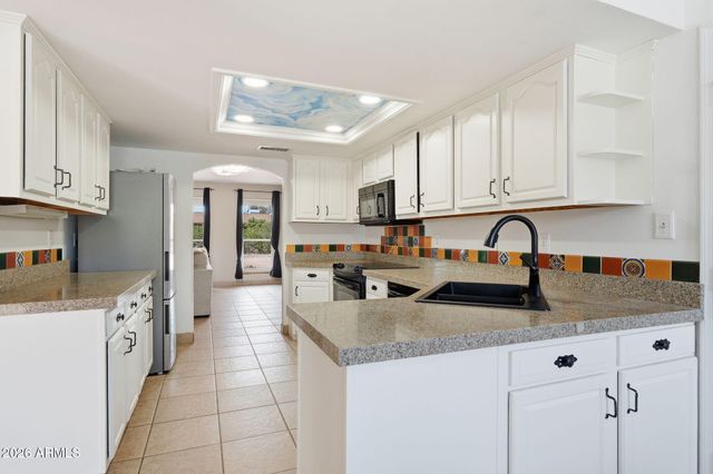 1291 S RED ROCK Court, Apache Junction, AZ 85119