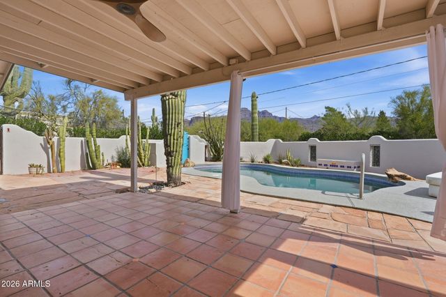 1291 S RED ROCK Court, Apache Junction, AZ 85119