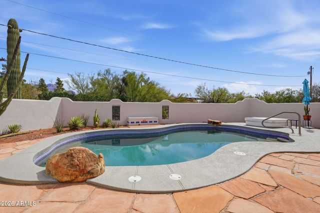 1291 S RED ROCK Court, Apache Junction, AZ 85119