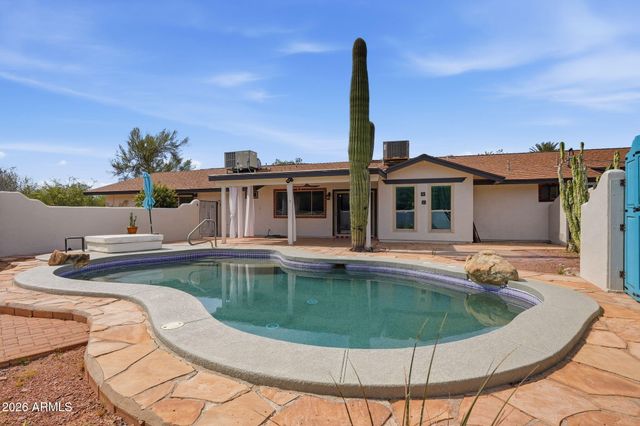 1291 S RED ROCK Court, Apache Junction, AZ 85119